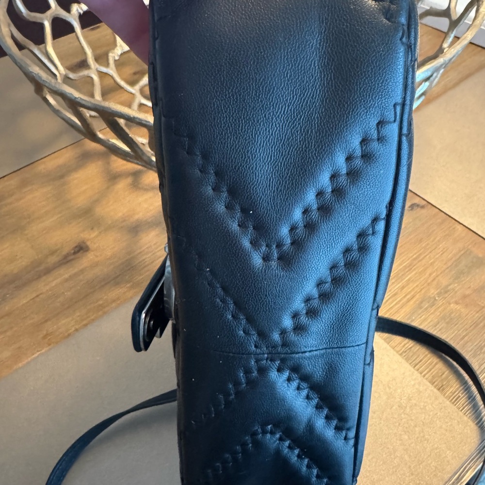 Marc Jacobs Black Quilted Crossbody Bag with Silver Chain - Picture 11 of 13